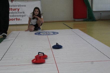 Próby w curlingu